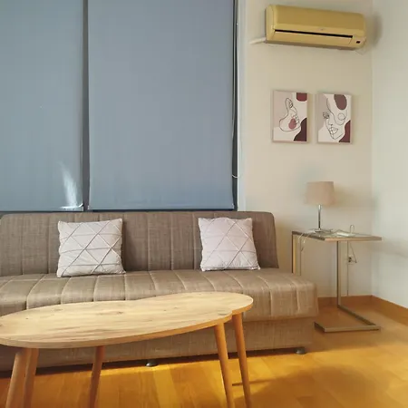 Aris Apt Apartment